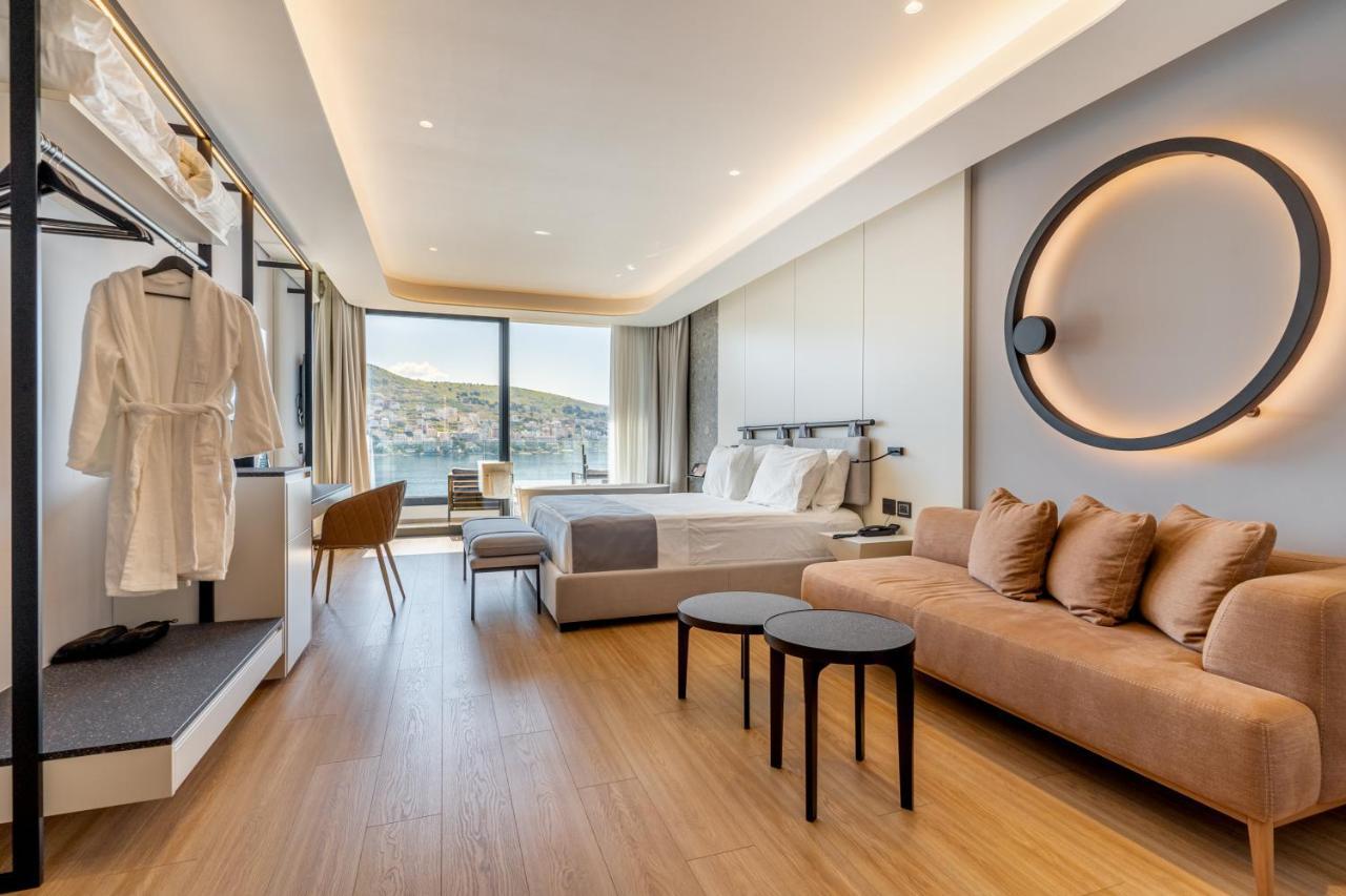 Yacht Premium Hotel Sarandë Exteriör bild