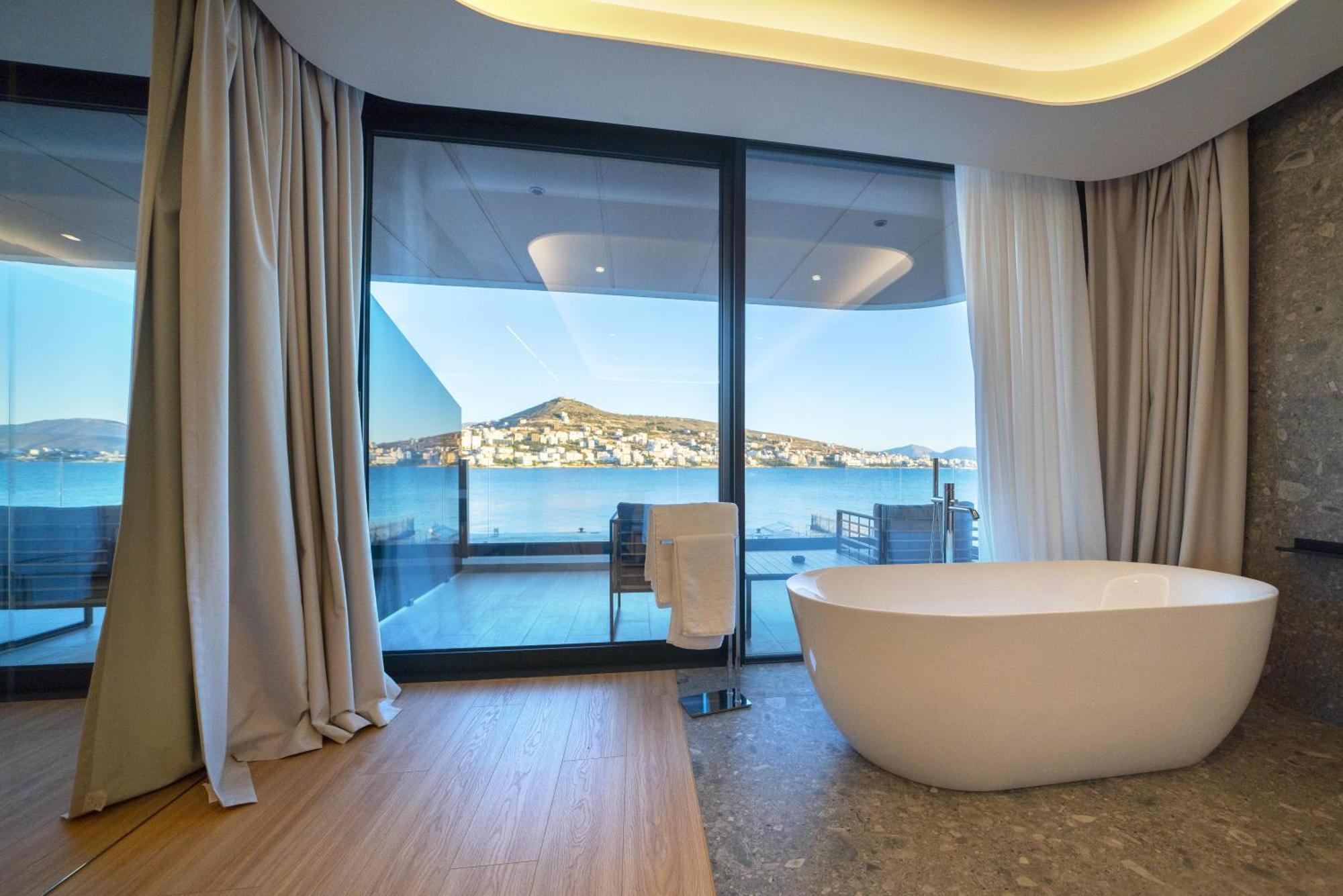 Yacht Premium Hotel Sarandë Exteriör bild