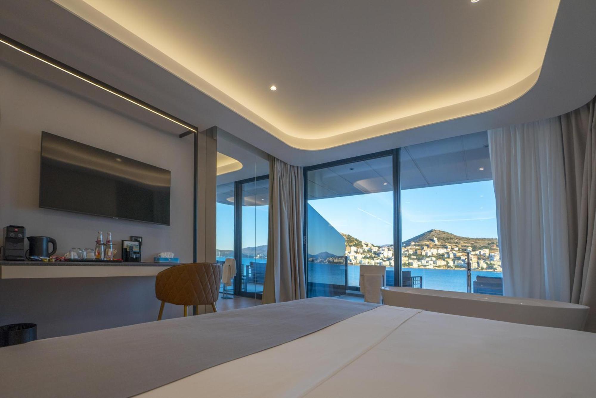 Yacht Premium Hotel Sarandë Exteriör bild